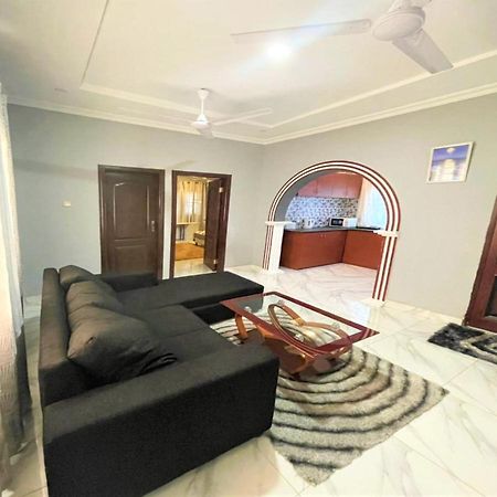 דירות אקרה Detouz Lodging מראה חיצוני תמונה